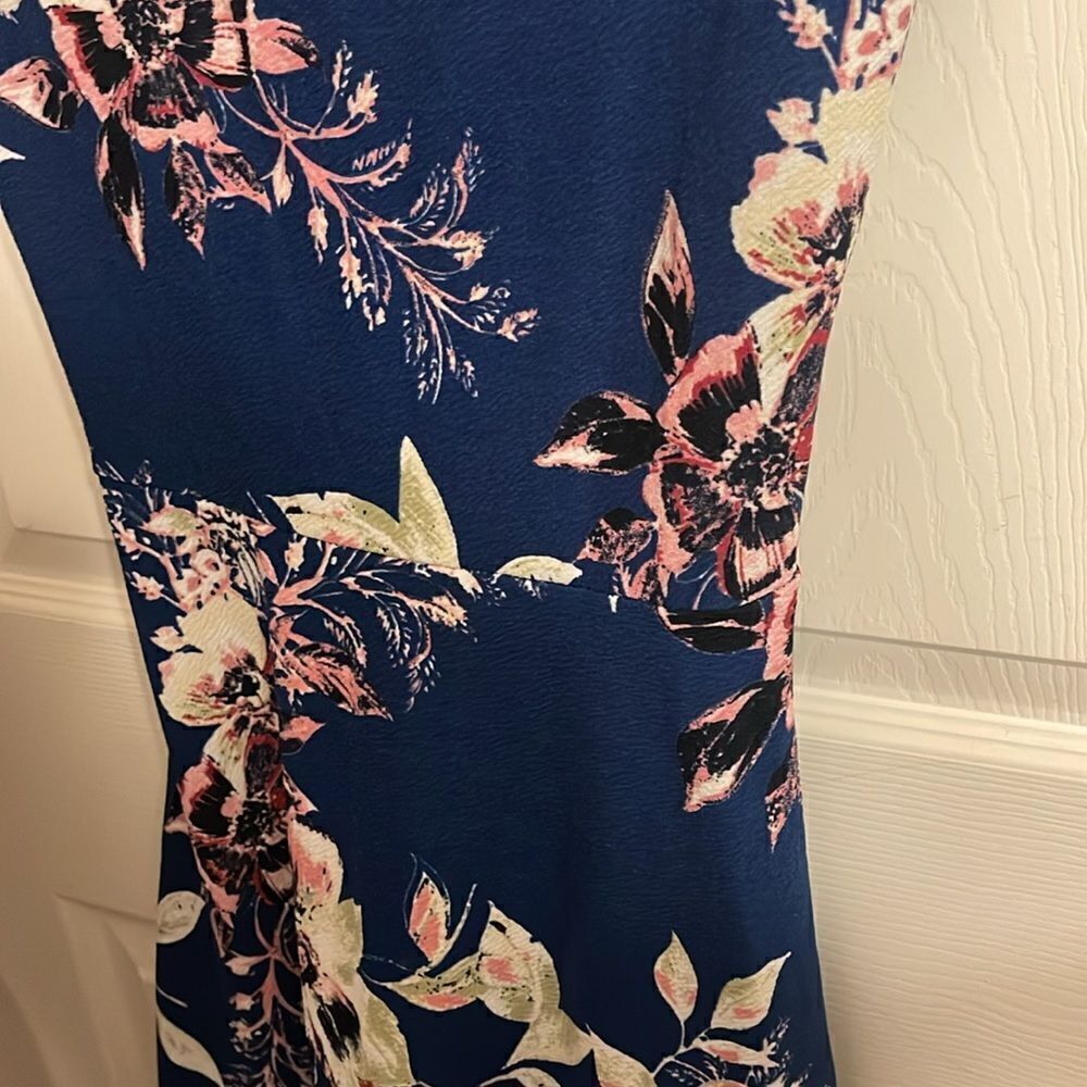 Floral Dress Size Medium NWOT - Picture 2 of 6
